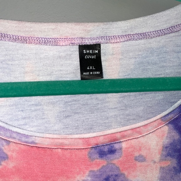 EUC Shein Tie Dye Ripped Tee Size 4XL - Picture 5 of 9